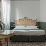 Ca' San Trovaso - 6 Bed & Breakfast Venedig