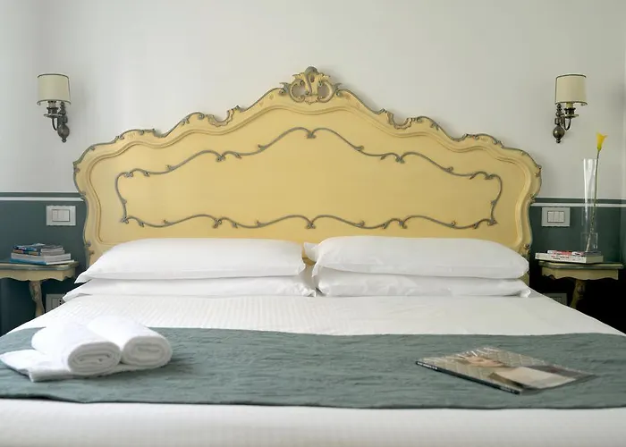 Ca' San Trovaso - 6 Bed & Breakfast