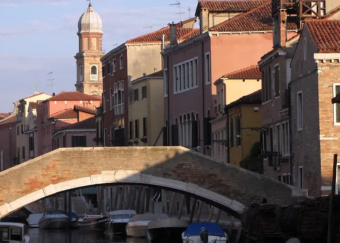 Ca' San Trovaso - 6 Bed & Breakfast 3*