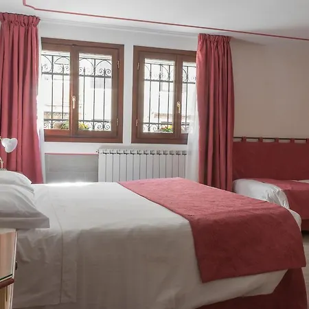 Ca' San Trovaso - 6 3*