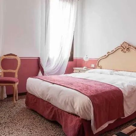 לינה וארוחת בוקר Ca' San Trovaso - 6 ונציה