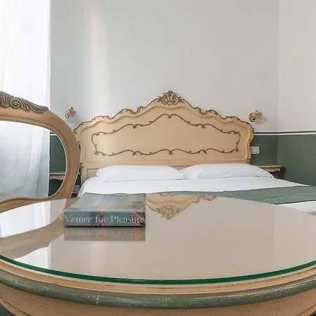 Ca' San Trovaso - 6 לינה וארוחת בוקר ונציה