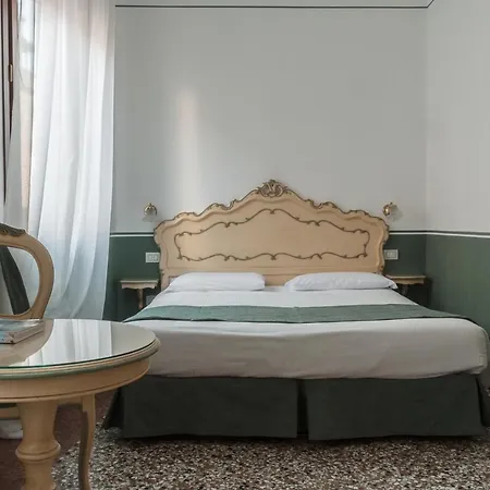 Ca' San Trovaso - 6 Bed & Breakfast Venedig