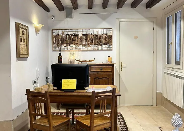 Ca' San Trovaso - 6 Bed and Breakfast