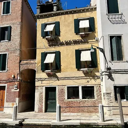 Ca' San Trovaso - 6 Bed & Breakfast Venedig