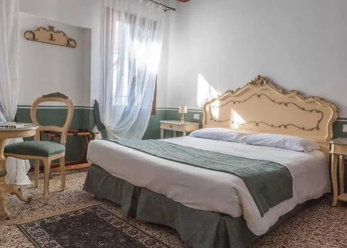 Ca' San Trovaso - 6 Venetië