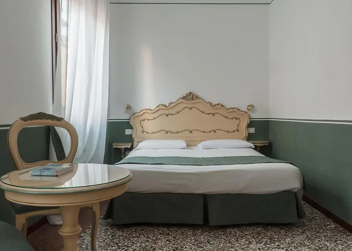 Ca' San Trovaso - 6 Bed & Breakfast Venetië